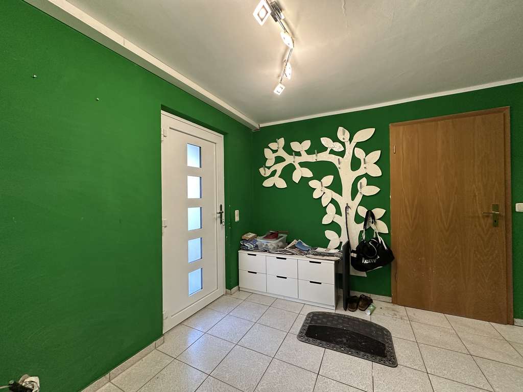 Immobilie in Schwabmünchen - Niedrigenergiehaus mit Wärmepumpe und Wellness Bad - Bild 1