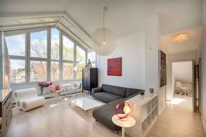 KENSINGTON - Exklusiv - Lichtdurchflutete Dachgeschosswohnung mit beeindruckender Fensterfront – Die vollständige Adresse der Immobilie erhältst du vom Anbieter., 81737 Altperlach, München – Vorschaubild 1