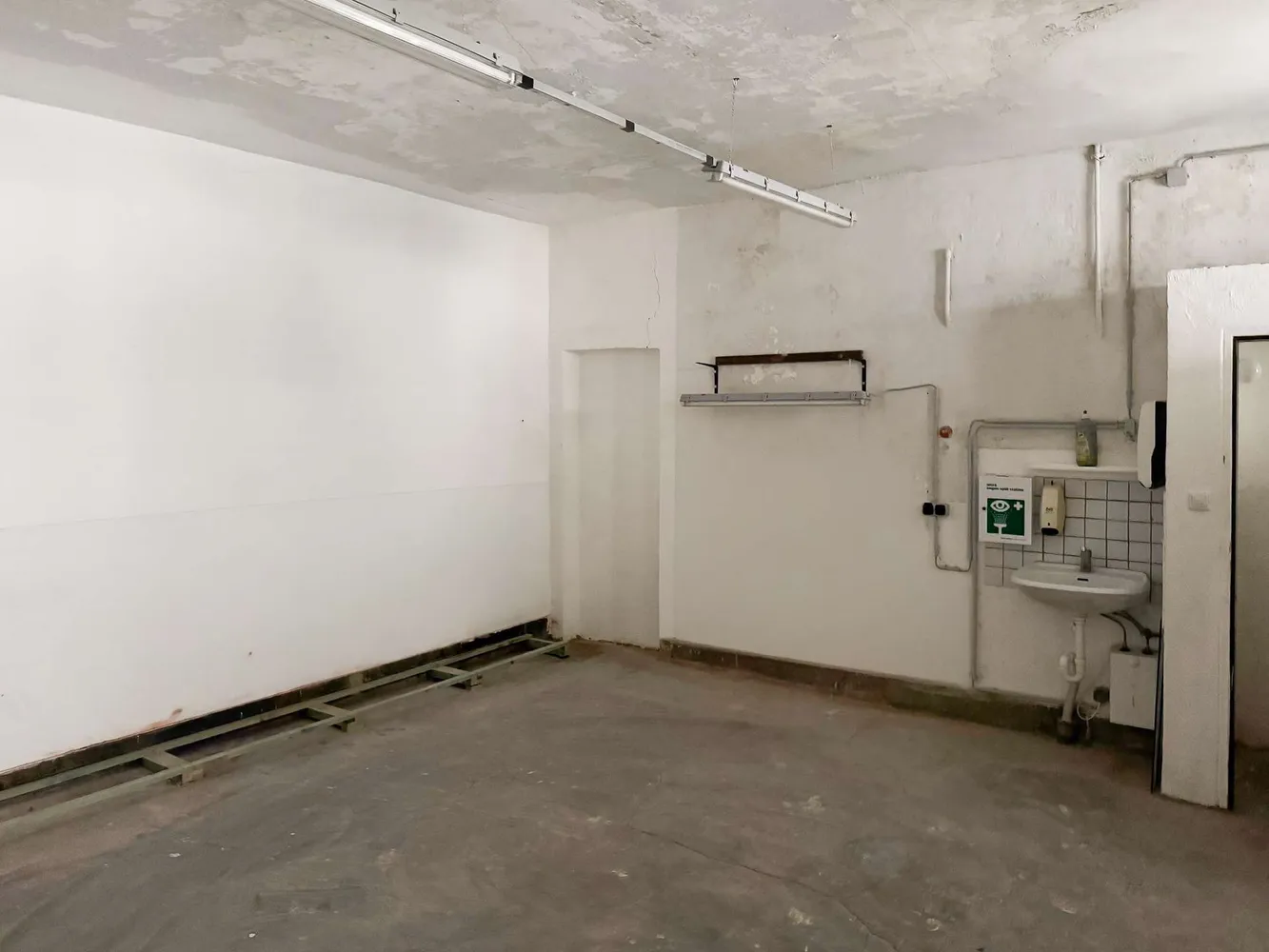 Hofgebäude mit Stellplatz in Flingern-Nord als Rohdiamant, Düsseldorf – Bild 4