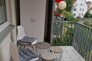 Stilvolle möblierte 2-Zimmer-Wohnung mit Balkon und Einbauküche in Frankfurt am Main – 60433 Eschersheim, Frankfurt am Main – Vorschaubild 2