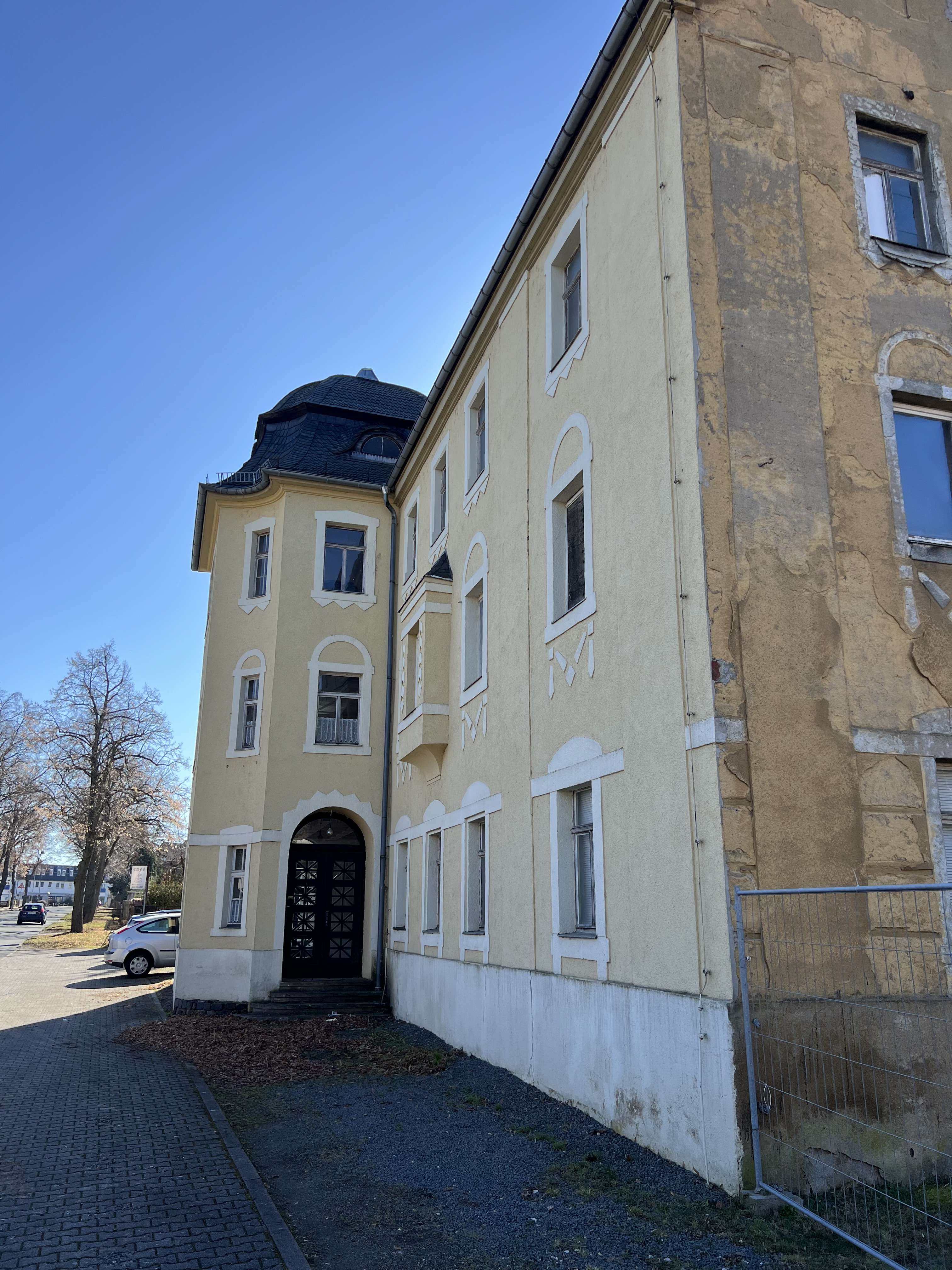 Historisches Ensemble mit außergew. Potenzial – Der ehemalige „Müllerstanzpalast“ in Großbothen, Leipzig Kreis – Bild 2