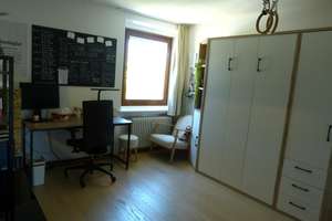 Helle 3,5-Zi.-Altbauwohnung mit Balkon, Kaminofen & unverbaubarem Weitblick in Sendling – Holsteiner Str. -, 81377 Am Waldfriedhof, München – Vorschaubild 12