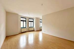 "Schöne 2-Zimmer-Wohnung mit Einbauküche, Balkon, Waschmaschine und Fenstererker"