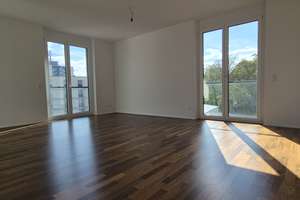 Sofort bezugsfertig statt Baustelle – neuwertige 4,5 Zimmer-Wohnung mit Loggia!