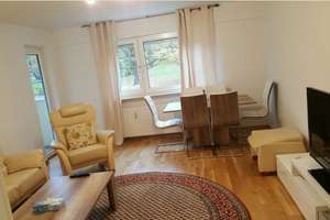 Zimmer frei in akademischer Frauen-WG (22qm, möbliert, ab sofort)
