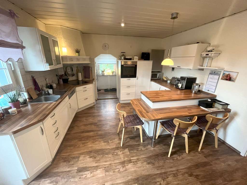 Immobilie in Bisingen - Einfach Einziehen und Wohlfühlen! Gepflegtes Zweifamilienhaus in sonniger Wohnlage in Bisingen - Bild 4