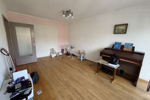 Sonnig wohnen in Stuttgart-Botnang: Charmante 2-Zimmer-Wohnung mit Balkon & Einbauküche – 70195 Botnang-Süd, Stuttgart – Vorschaubild 3