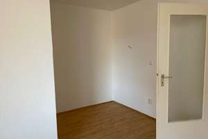 sonnige 1-Zimmer-Wohnung mit Balkon, ab 01.07.2026
PKW-TG-Stellplatz optional – Die vollständige Adresse der Immobilie erhältst du vom Anbieter., 80993 Alt-Moosach, München – Vorschaubild 13