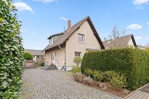 Neuer Preis! Geschmackvoll saniertes Einfamilienhaus mit Traumgarten in Rheinbacher Toplage – Die vollständige Adresse der Immobilie erhältst du vom Anbieter., 53359 Rheinbach – Vorschaubild 16