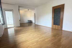 2 große Balkone, 2 Schlafzimmer, eine neue EBK, TGL-Bad, bei uns bekommen Sie ALLES! – Haselstr. 2, 65191 Bierstadt, Wiesbaden – Vorschaubild 4
