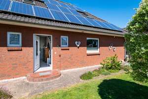 Guter Grundriss, viel Platz und naturnah: Dieses Einfamilienhaus ist Wohnen im Norden pur. – Die vollständige Adresse der Immobilie erhältst du vom Anbieter., 25855 Haselund – Vorschaubild 16