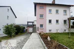 Platz für Ihre Wohnträume! Vielseitiges Haus mit großem Grundstück! – Heilbronn (Kreis) – Vorschaubild 2
