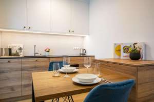 Elegantes Wohnen mit Stil. Möblierte 2-Zimmer-Wohnung mit Balkon. – Die vollständige Adresse der Immobilie erhältst du vom Anbieter., 81373 Mittersendling, München – Vorschaubild 2