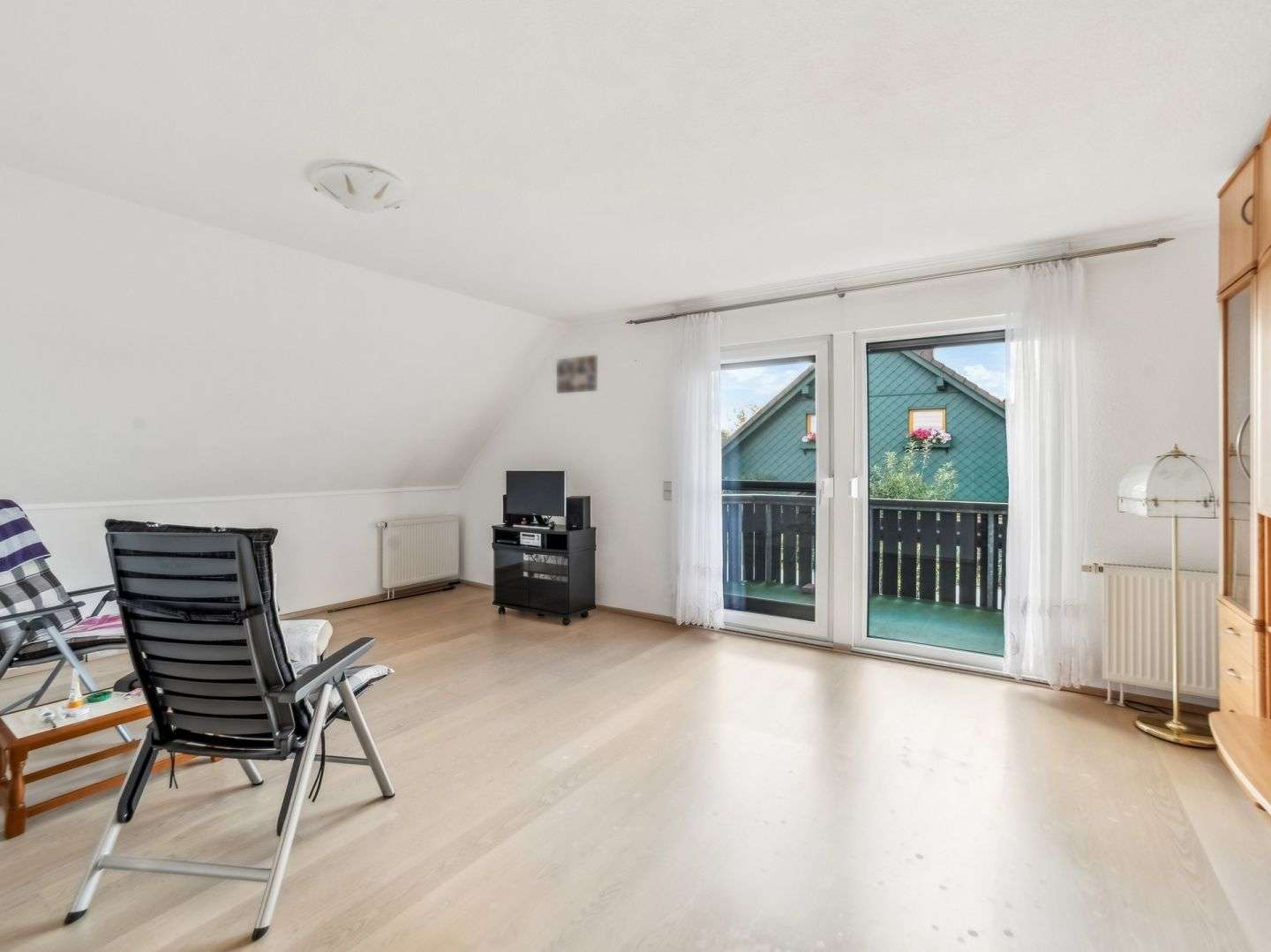 Immobilie in Krostitz - ERBBAURECHT: Charmantes Einfamilienhaus mit Einliegerwohnung in begehrter Siedlungslage von Krostitz - Bild 2