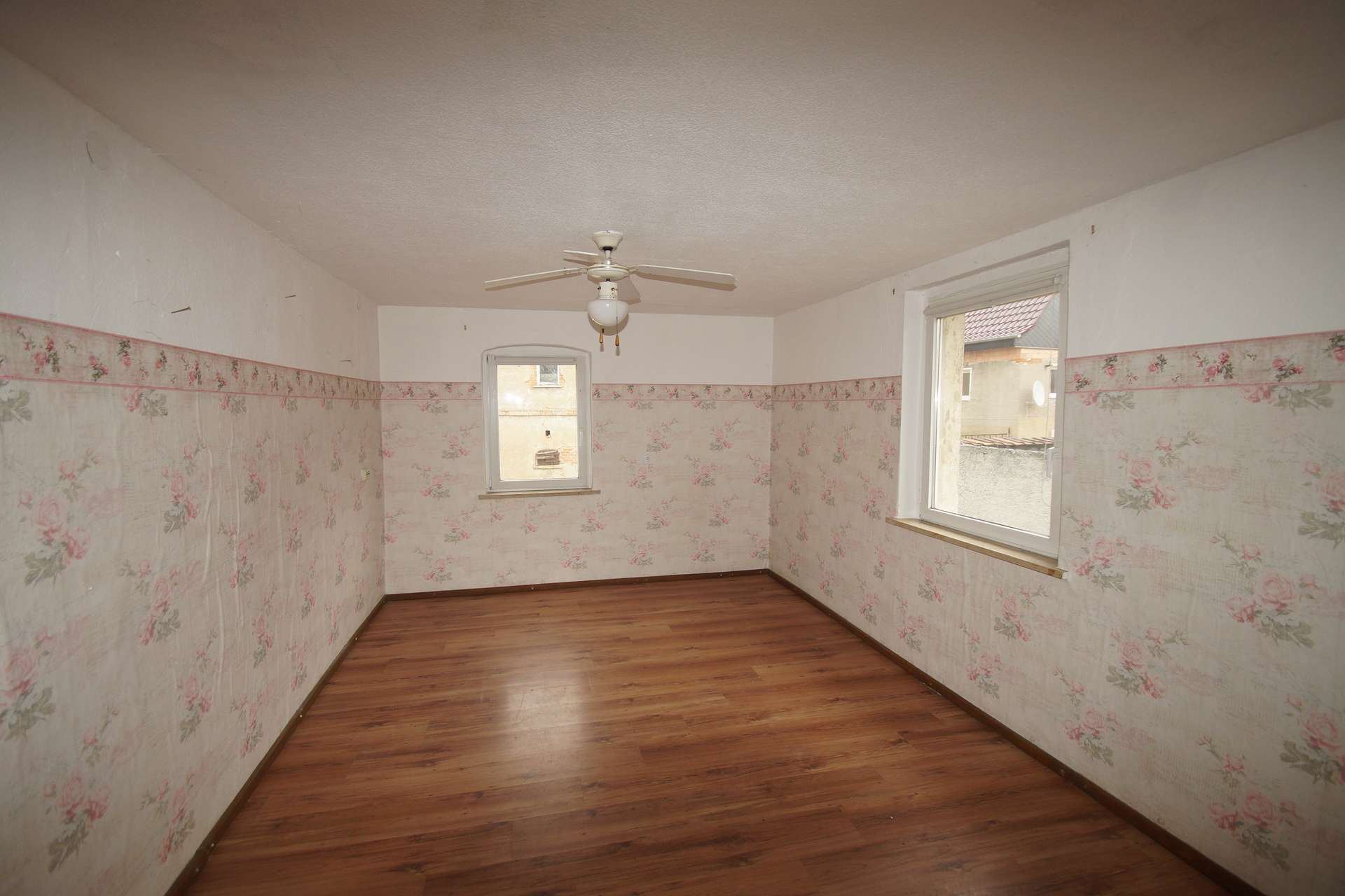 Immobilie in Hohenmölsen - Raum trifft Vision – Einfamilienhaus mit Potenzial in Zembschen - Bild 1