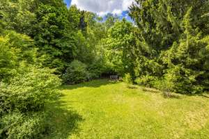Icking: Stilvolle Villa in ruhiger Wohnlage mit weitläufigem Garten – Die vollständige Adresse der Immobilie erhältst du vom Anbieter., 82057 Icking – Vorschaubild 2