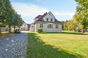 Stilvolle Villa mit weitläufigem Grundstück – Die vollständige Adresse der Immobilie erhältst du vom Anbieter., 6901 Radis – Vorschaubild 3