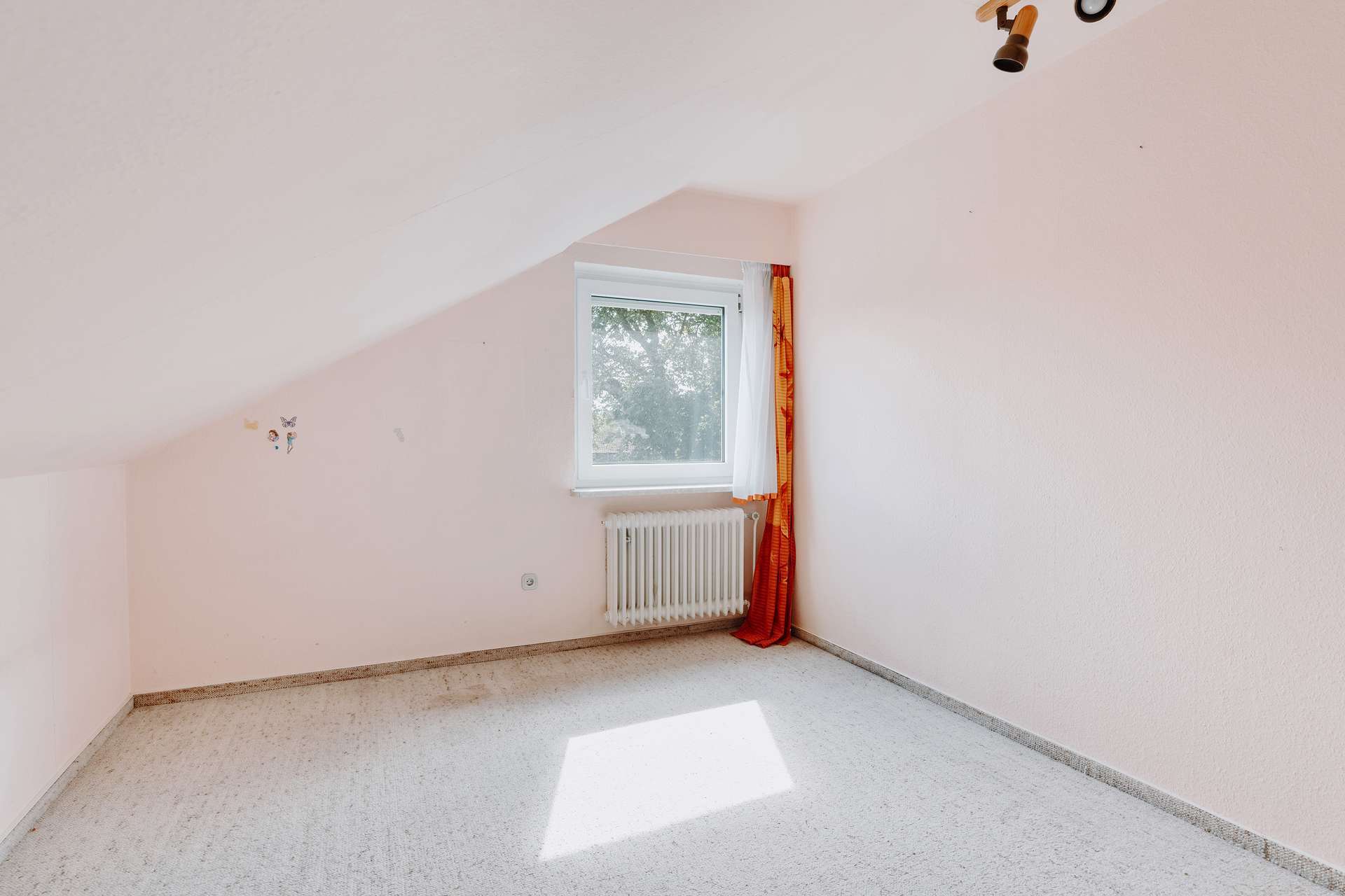 Immobilie in Adendorf - Top-Lage und mit tollem Grundstück in Adendorf - Bild 2