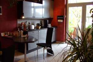 Schöne 3,5-Raum Wohnung mit offenem Kamin und großer Wohnküche – Sybelstr. 34, 45145 Frohnhausen, Essen – Vorschaubild 3