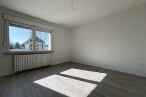 Ihr neues Zuhause: Renovierte 2-Zimmer-Wohnung! – Arenbergstr. 66, 45329 Essen – Vorschaubild 3