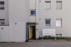 Rarität! Bezugsfreie sehr gepflegte Eigentumswohnung mit 4 Zimmern und 2 Balkonen in Berlin Steglitz – Die vollständige Adresse der Immobilie erhältst du vom Anbieter., 12163 Steglitz, Berlin – Vorschaubild 3