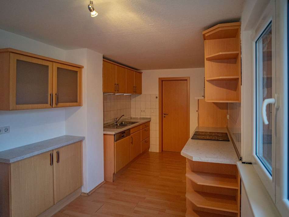 Küche mit Speisekammer