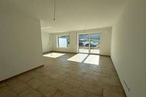 Modernes Reihenmittelhaus mit Garten und Carport in Wörth an der Donau – Zeininger Weg 10, 93086 Wörth an der Donau – Vorschaubild 2