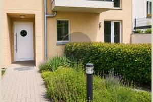 Gartenwohnung in Oberschöneweide: 3 Zimmer, zwei Terrassen und Einbauküche – 12459 Oberschöneweide, Berlin – Vorschaubild 1