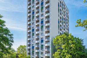 Familienfreundliche 3-Zimmerwohnung mit Balkon und Aufzug wartet auf Sie! – Jacob-Winter-Platz 1, 1239 Prohlis-Süd, Dresden – Vorschaubild 3