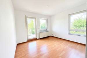 Großzügige 4,5 Zimmer, sonnige Balkone und herrliche Aussicht - Ihr neues Zuhause in Leonberg-Ramtel – Die vollständige Adresse der Immobilie erhältst du vom Anbieter., 71229 Leonberg – Vorschaubild 4