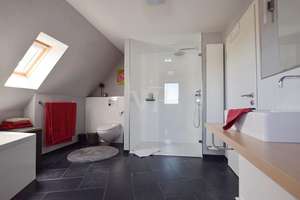 DOPPELHAUSHÄLFTE MIT DACHTERRASSE, GARAGE UND GROßEM GARTEN – Die vollständige Adresse der Immobilie erhältst du vom Anbieter., 38446 Neindorf, Wolfsburg – Vorschaubild 13