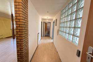 Sanierungsbedürftige Wohnung in Stuttgart-Süd! – Die vollständige Adresse der Immobilie erhältst du vom Anbieter., 70199 Heslach, Stuttgart – Vorschaubild 3
