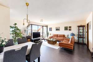 Gepflegte Zwei- bis Drei-Zimmer-Dachgeschosswohnung mit Dachloggia – 60528 Niederrad, Frankfurt am Main – Vorschaubild 5