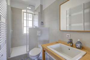Lichtdurchflutetes Altbau-Juwel in der Kastanienallee – Die vollständige Adresse der Immobilie erhältst du vom Anbieter., 10435 Prenzlauer Berg, Berlin – Vorschaubild 4