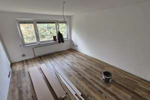 Erstbezug nach Sanierung: 3-Zi.-Wohnung mit Balkon und Stellplatz in Köln-Zündorf 