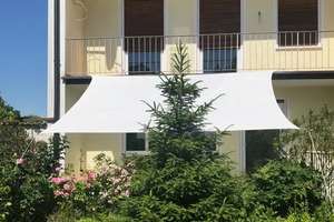 


Reihenendhaus mit großem Grundstück, Terrasse, Sauna und 250qm Anbaupotenzial in Ingolstadt.



