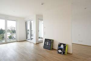 Großes Apartment mit Schlafbereich und Glas-Loggia (Westseite) in der 4. Etage!