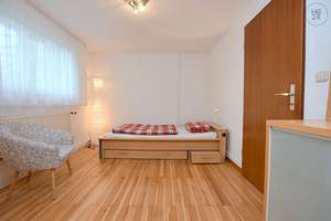 Schön möblierte Einliegerwohnung in Stuttgart Feuerbach – Die vollständige Adresse der Immobilie erhältst du vom Anbieter., 70469 Lemberg/Föhrich, Stuttgart – Vorschaubild 2