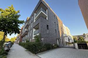 Moderne 4-Zimmer-Wohnung mit Loggia und Stellplatz in Hamburg-Borgfelde