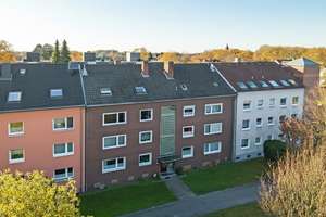 Sehr gepflegtes Mehrfamilienhaus mit neun Balkonen in genial ruhiger Lage