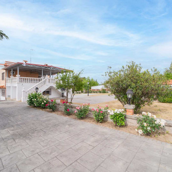 Freistehendes Chalet mit 309 m² bebauter Fläche auf einem Grundstück von 5.075 m² in Aldea del Fresn
