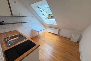 Einziehen & Wohlfühlen: Seltene Altbau-Dachgeschosswohnung in TOP Lage von Düsseldorf – Die vollständige Adresse der Immobilie erhältst du vom Anbieter., 40223 Bilk, Düsseldorf – Vorschaubild 4