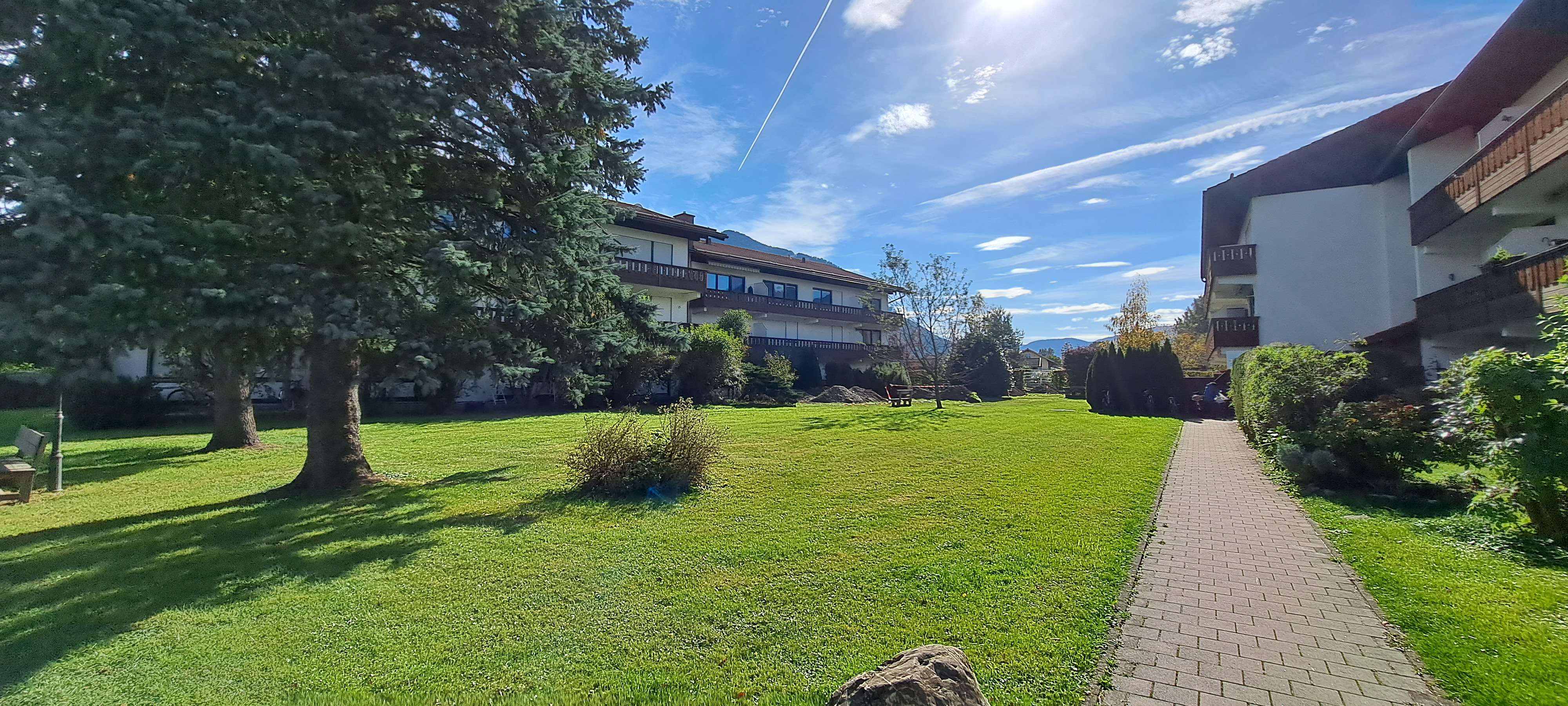 Gemütliches 1 -Zimmer - Appartement im EG mit Terrasse im beliebten Grassau im Chiemgau, Traunstein Kreis – Bild 1