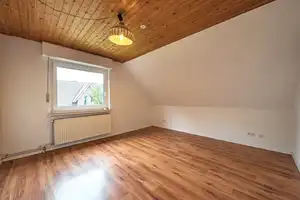 Vielseitig nutzbares Wohnhaus in ruhiger Wohnlage – Oldenburg (Oldenburg) – Vorschaubild 8