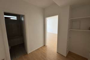 Renoviertes 1-Zi-Apartment mit Küche in zentraler Lage von Düsseldorf – Die vollständige Adresse der Immobilie erhältst du vom Anbieter., 40210 Stadtmitte, Düsseldorf – Vorschaubild 4