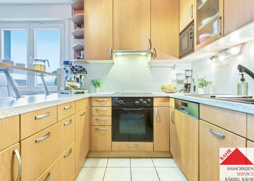 Immobilie in Herrenberg - Großzügiges Zweifamilienhaus mit großem Grundstück in Herrenberg-Gültstein
 - Bild 4