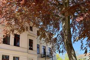 Sanierter Altbau: Ruhige 4-Zimmer-Dachterrassen-Wohnung in der Jägervorstadt