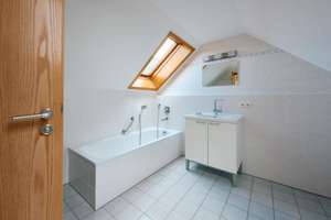Wohnkomfort über den Dächern – Dachgeschosswohnung mit Galerie und Balkon – Die vollständige Adresse der Immobilie erhältst du vom Anbieter., 71336 Waiblingen – Vorschaubild 18