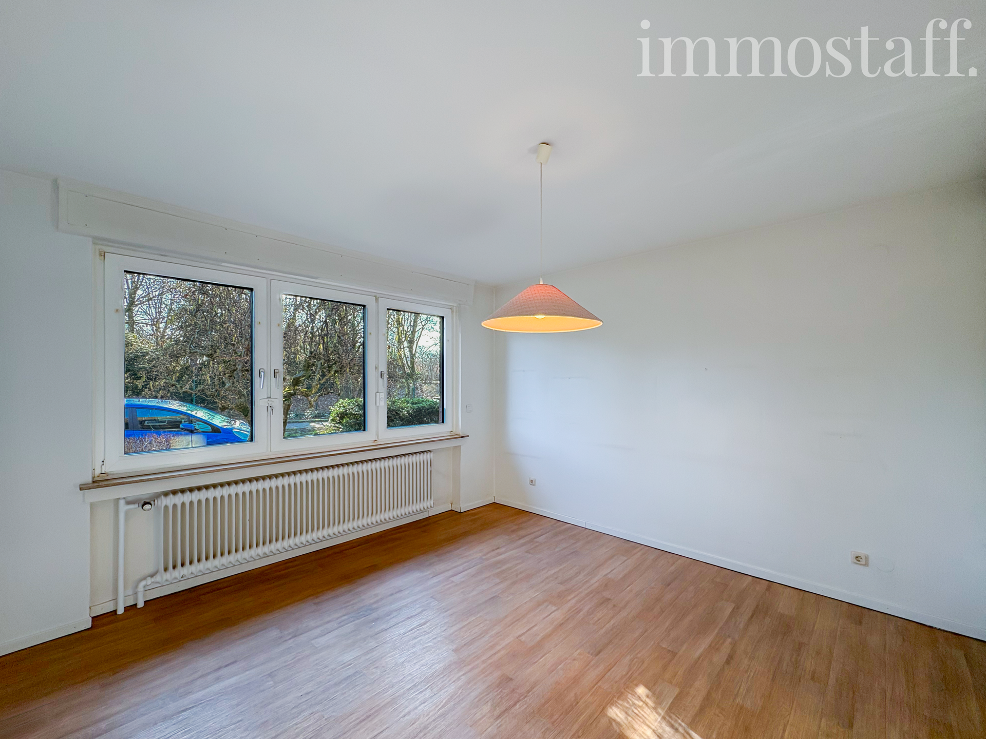 Immobilie in Bottrop - FREISTEHEND & RUHIG: Zweifamilienhaus mit 3 Garagen in idyllischer Sackgassenlage zu verkaufen. - Bild 1