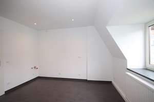 Gemütliche, sehr schön ausgestattete 1-Zi.-Dachgeschoßwohnung in einem Altbau, Nähe  S-7 – Die vollständige Adresse der Immobilie erhältst du vom Anbieter., 81369 Untersendling, München – Vorschaubild 5